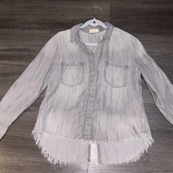 Bella Dahl Soft Tencel Button Front Shirt w/Frayed Hem Size Medium Chambray Grey - Picture 9 of 15